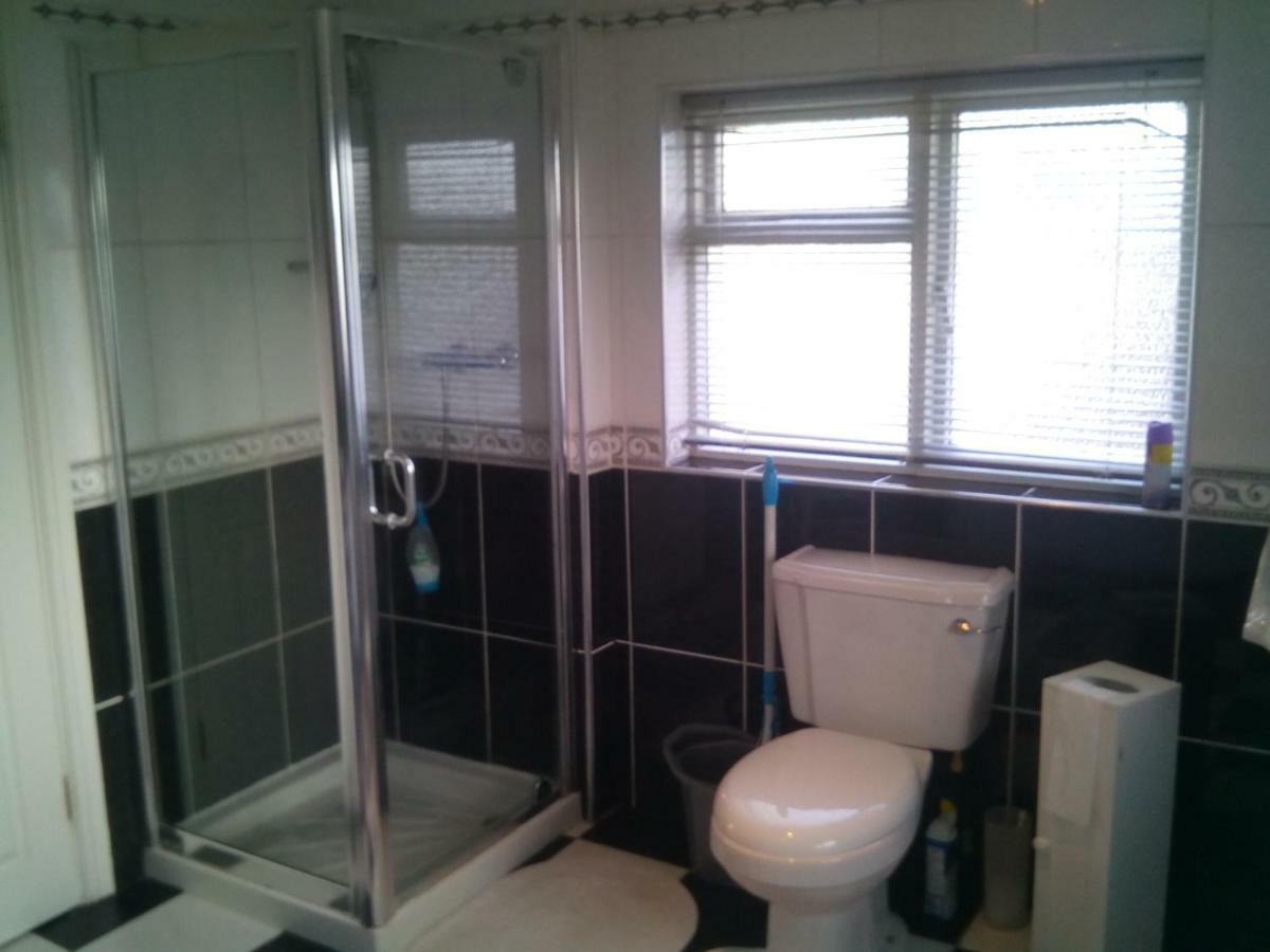Bed and Breakfast Y Garreg Wen Llanybydder Екстер'єр фото