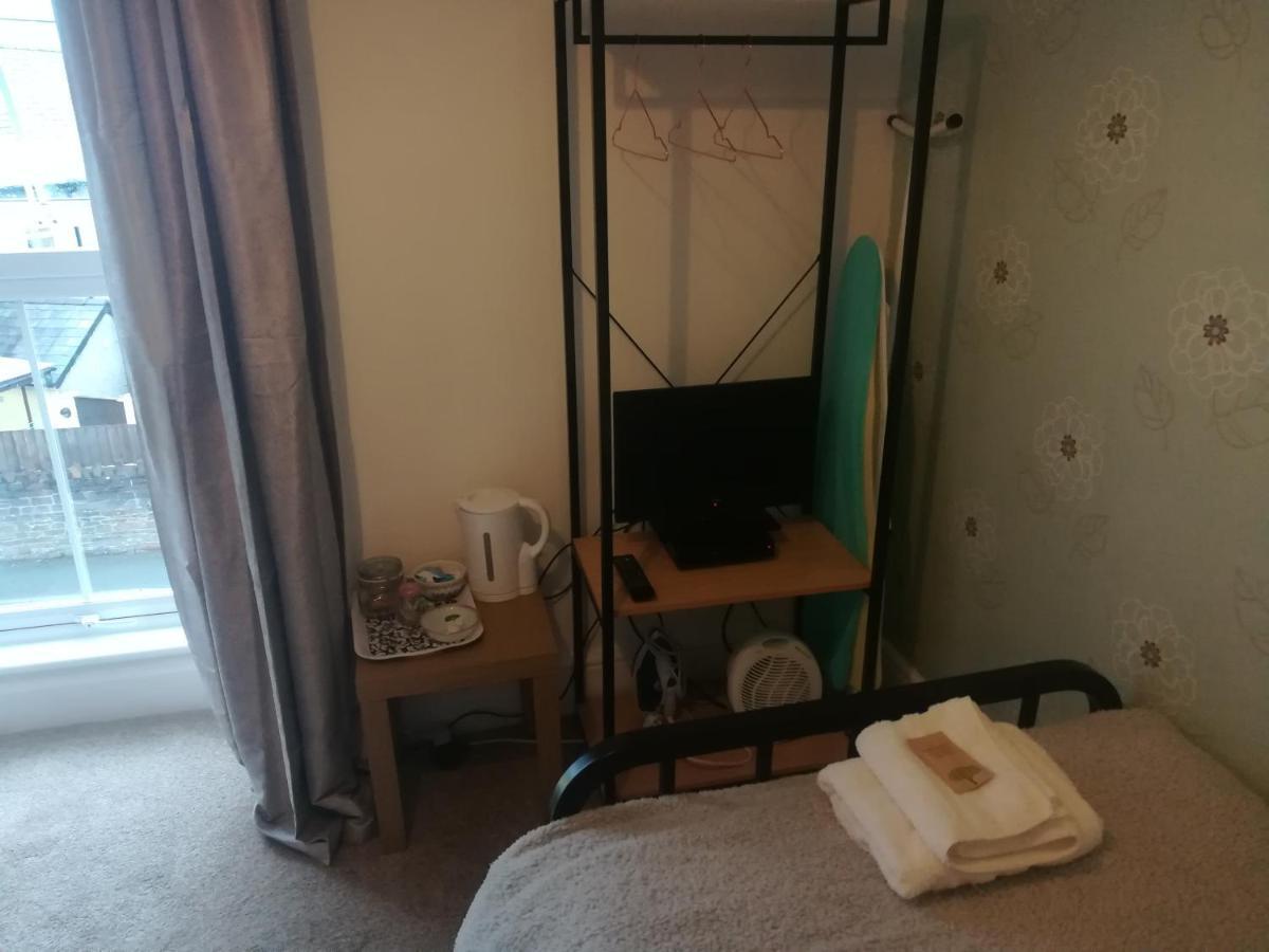 Bed and Breakfast Y Garreg Wen Llanybydder Екстер'єр фото